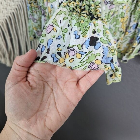 Violet and Claire Floral Blouse - Picture 8 of 11